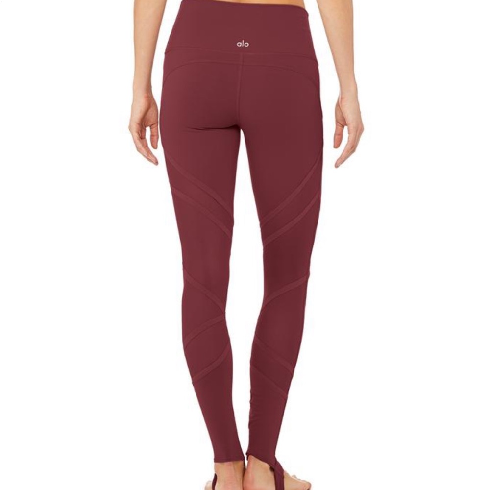 Alo Wrapped Legging - Picture 3 of 7